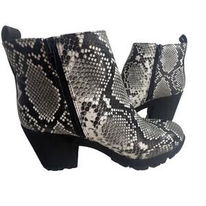 Mix No 6 Black & Gray Faux Leather Reptile Snakeskin Zippered Ankle Boots 7.5